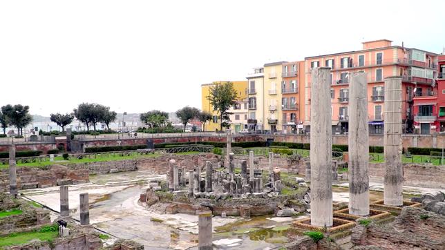 Bild: NDR Ruinen des römischen Marktplatzes von Pozzuoli