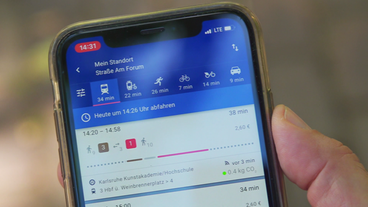 Bild: SWR Blick auf eine Verkehrs-App auf einem Handy.