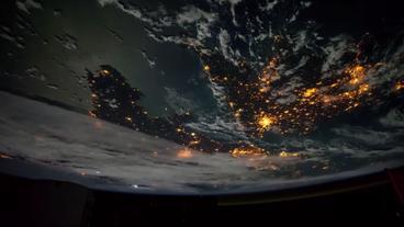 Bild: ESA Satellitenbild der Erde bei Nacht.