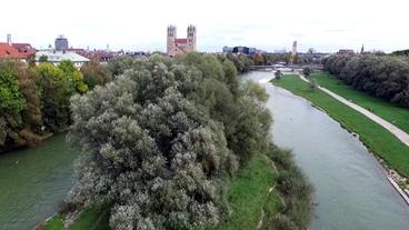 Luftaufnahme München mit Isar-Armen und Bauminsel