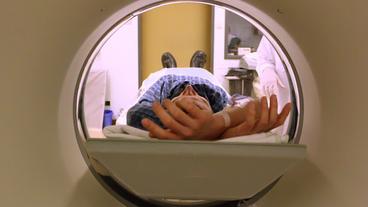 Ganzkörper-CT bei einem Patienten.