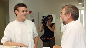 Bild: NDR Dr. Lindemann jun. und Dr. Lindemann sen.