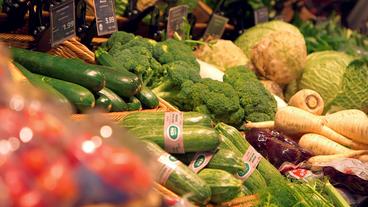 Gemüseabteilung in einem Supermarkt.