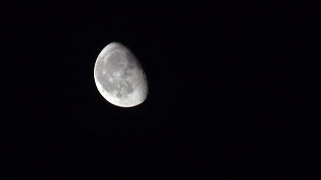 Bild: WDR Mond am Nachthimmel