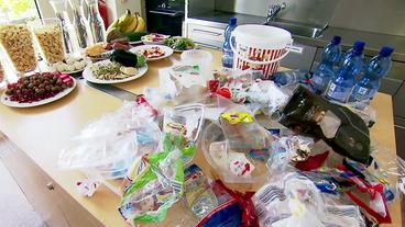 Bild: BR Plastikverpackungen auf einem Tisch