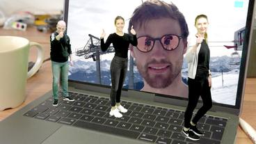 Bild: SWR Follower vor Laptop recken die Daumen hoch.