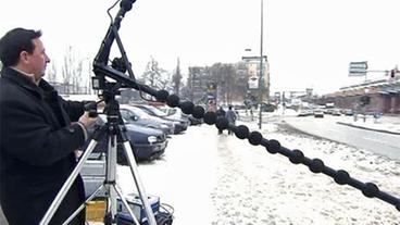 Bild: SWR Die akustische Kamera misst den Verkehrslärm an einer stark befahrenen Kreuzung in Berlin.