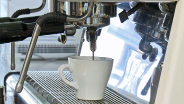 Eine moderne Kaffeemaschine