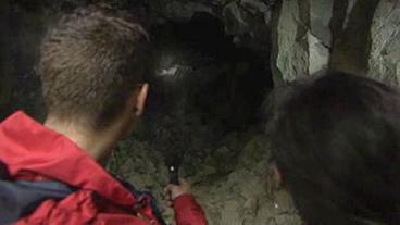 Wer geocacht, gerät leicht in Versuchung, eine Höhle zu betreten