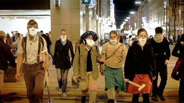 Bild: WDR Eine Gruppe von Guerilla Gärtnern mitten in München