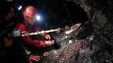 Bild: BR Suche mit Metalldetektoren