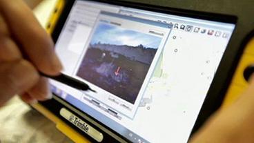 Mit mobilen GPS Messgeräten werden die Premiumwege auch digital aufbereitet