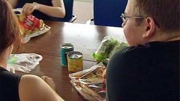 Bild: WDR Übergewichtige Kinder beim Ernährungskurs