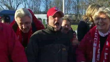 Bild: SWR Mainzer Fans singen