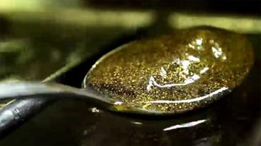 Bild: HR Feine Goldteilchen nach mehreren Reinigungsschritten