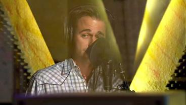 Bild: NDR Dennis Wilms singt