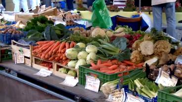 Gemüseangebot eines Marktstandes