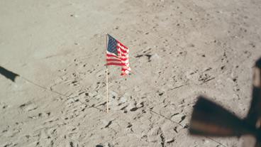 US-Flagge auf dem Mond