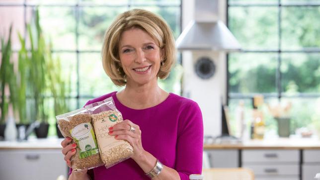 Bild: ARD/Michael Boehme Der Hinweis „glutenfrei“ ist mittlerweile auf vielen Lebensmitteln zu finden. Gluten ist in Verruf geraten, doch was ist überhaupt Gluten und was ist dran am schlechten Ruf? Susanne Holst erklärt, was es damit auf sich hat bei "Wissen vor acht - Mensch".