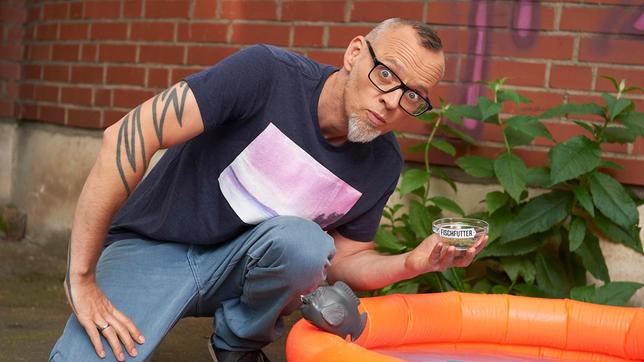 Bild: ARD/Melanie Grande Sind die blutrünstigen Piranhas in Wirklichkeit liebe Fische mit Putzfimmel? Thomas D wagt sich ins Piranha-Becken und klärt auf - bei Wissen vor - Natur.