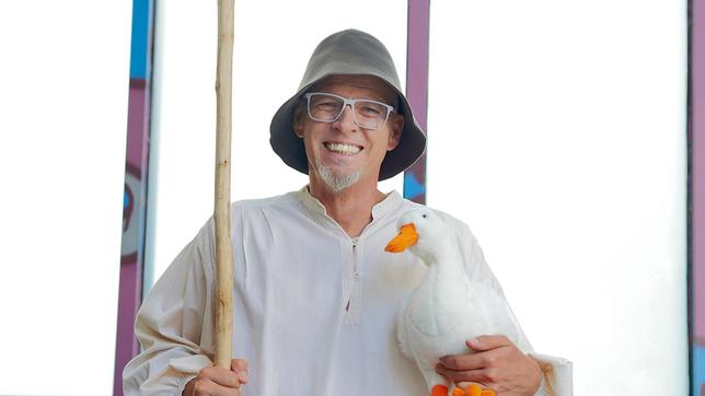 Warum sind eigentlich nicht alle Graugänse grau? Und warum schnattern Gänse immer so laut? Thomas D präsentiert Fakten und Mythen über die vermeintlich „dumme Gans“ - Gänsehautmomente bei Wissen vor acht – Natur.