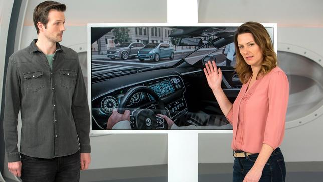 Anja Reschke und Adrian Pflug demonstrieren, wie einfache Kameratechnik für Autos und Lastwagen den toten Winkel sichtbar und den Verkehr sicherer machen können - in „Wissen vor acht - Zukunft“.