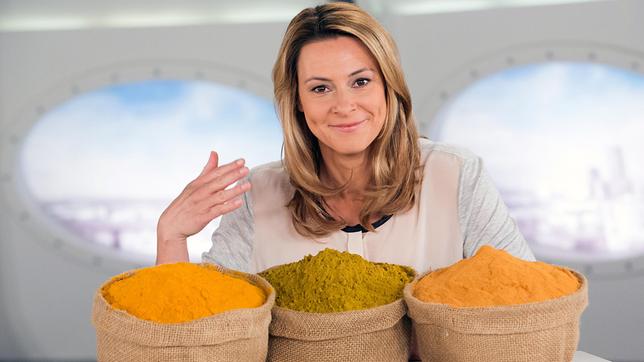 Bild: ARD/Michael Boehme Das in Curry enthaltene Curcumin wird in der indischen Medizin traditionell wegen seiner anregenden und entzündungshemmenden Wirkung eingesetzt. Nun legen erste Studien nahe, dass Curcumin Krebszellen in ihrem Wachstum behindert. Wie das in Zukunft in der Bekämpfung von Krebs eingesetzt werden könnte, erklärt Anja Reschke in "Wissen vor acht - Zukunft".