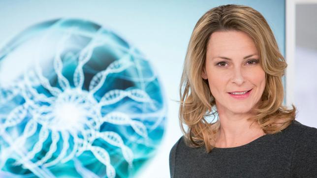 Bild: ARD/Michael Boehme Kein Speichermedium hält so lange wie die DNA - und platzsparend ist sie noch dazu. Anja Reschke stellt Möglichkeiten vor, was darin für die Zukunft aufbewahrt werden kann. Bei "Wissen vor acht - Zukunft".