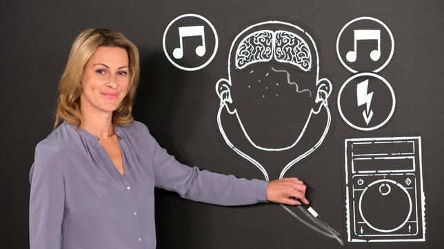 Neuartige Kopfhörer stimulieren das Nervensystem mit leichten Stromstößen - synchron zur Musik - und sorgen so für eine Ausschüttung von körpereigenem Dopamin. Wie das genau funktioniert, und welche Bedenken mit der Technik verbunden sind, erklärt Anja Reschke in "Wissen vor acht - Zukunft".