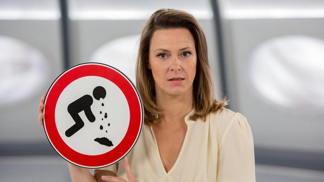 Wenn es auf See so richtig stürmt, wird selbst der härteste Matrose seekrank. Bislang ist es noch nicht gelungen, dem Bewegungsschwindel beizukommen. Doch ein kleines Gerät, ursprünglich für das US-Militär entwickelt, könnte ihm ein Ende bereiten. Was hinter dieser Erfindung steckt und wie sie unser Gehirn überlistet, erklärt Anja Reschke bei „Wissen vor acht – Zukunft“.