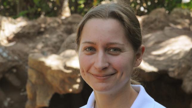 Nadine Moebius, Studentin der Tiermedizin, macht ein Praktikum im Loro Park.