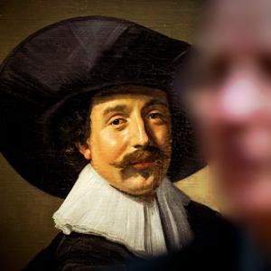 Gemälde von Frans Hals hinter der Schulter von Bodo Ramelow