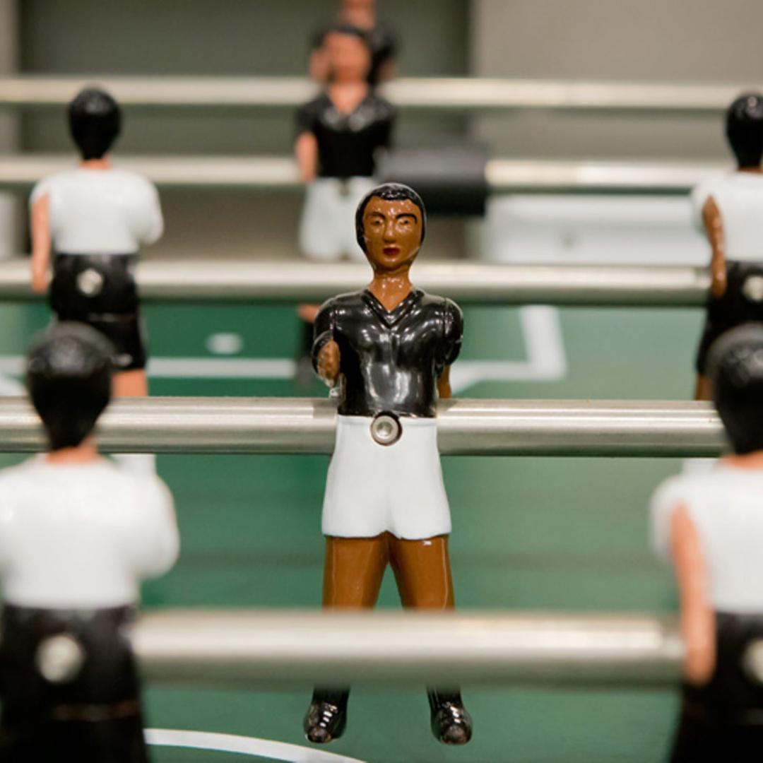 Ein Fußballkicker mit unterschiedlichen Figuren. Ein Fußballkicker mit unterschiedlichen Figuren.