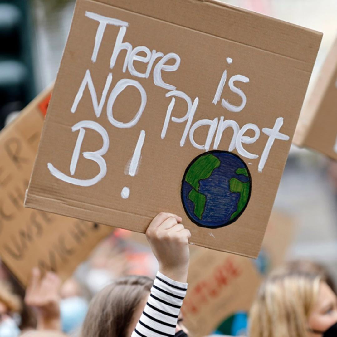 Tausende demonstrieren beim 8. Globalen Klimastreik mit Fridays for Future in der Kölner Innenstadt. Köln, 24.09.2021 Tausende demonstrieren beim 8. Globalen Klimastreik mit Fridays for Future in der Kölner Innenstadt. Köln, 24.09.2021
