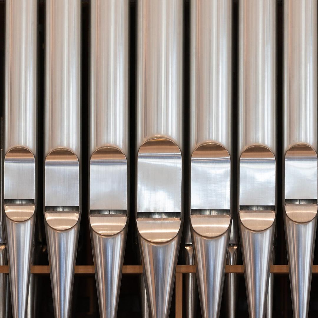 Detailaufnahme von Orgelpfeifen an einer detailgetreuen Kopie der Silbermann-Orgel im Bremer Dom Detailaufnahme von Orgelpfeifen an einer detailgetreuen Kopie der Silbermann-Orgel im Bremer Dom