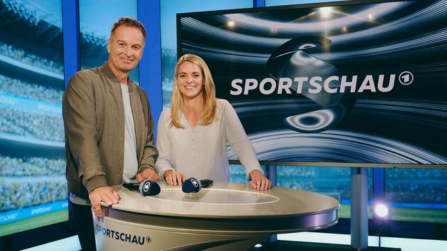 Moderator Claus Lufen und ARD-Expertin Nia Künzer präsentieren die Frauenfußball-WM-Sendungen im Ersten