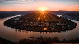 Sonnenaufgang an der größten Rheinschleife