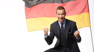 Bild: ARD/Frank P. Wartenberg Kai Pflaume präsentiert "Die Deutschen Meister 2013"
