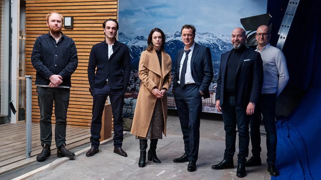Bild: ARD Degeto/ORF/Mona Film/SquareOne/Philipp Brozsek Drehstart für die sechsteilige Thriller-Serie "Euer Ehren" (AT)