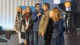 Die "Sturm der Liebe"-Stars auf der großen NDR-Showbühne beim ARD-Event "Fans & Friends" am Tag der Deutschen Einheit in Kiel.