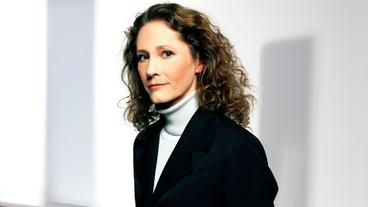 Bild: ARD/Ralf Wilschewski Henriette Edle von Hoessle, Leiterin Design Das Erste