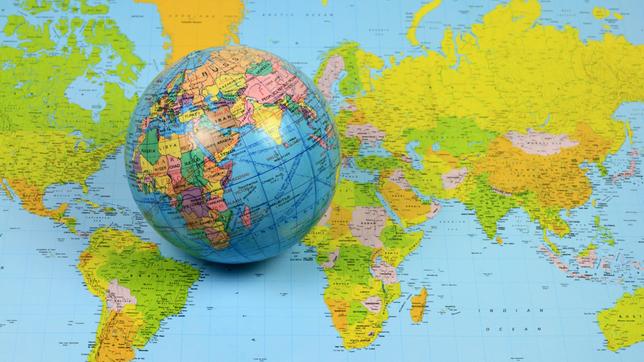 Weltkarte mit Globus