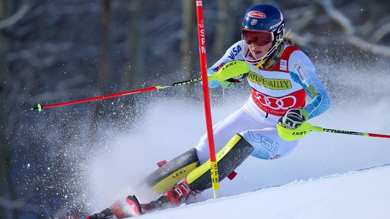Video: Shiffrin siegt souverän - Sportschau live - ARD ...