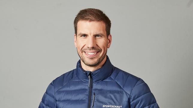 Bild: ARD/Petra Stadler/Montage ARD Wintersport-Experte in der Saison 2021/22: Arnd Peiffer (Biathlon)