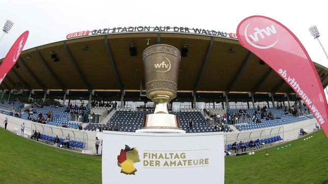 Bild: dpa /Hansjürgen Britsch Stadion und Pokal beim Fußball WFV Pokal Finale 2019