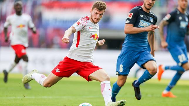 Bild: dpa/Jan Woitas RB Leipzig – 1899 Hoffenheim: Leipzigs Spieler Timo Werner am Ball.