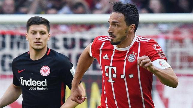 Mats Hummels beim Spiel FC Bayern München gegen Eintracht Frankfurt 