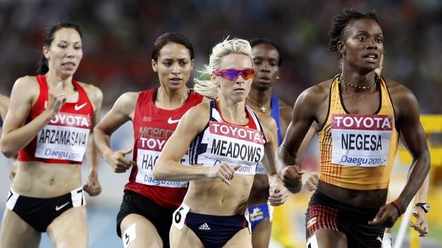 Annet Negesa (rechts) aus Uganda und andere Athletinnen beim 800m-Lauf in Korea 2011