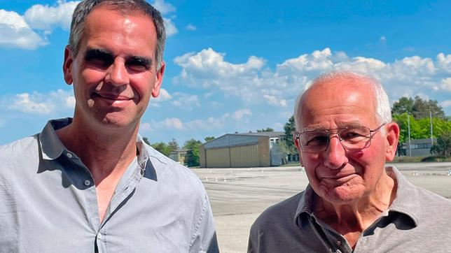 Bild: BR/Christoph Nahr Walter Renner (rechts) mit BR-Autor Christoph Nahr. Walter Renner war 1972 als Polizist beim Attentat dabei, sowohl in der Conollystrasse 31 als auch am Fliegerhorst Fürstenfeldbruck.