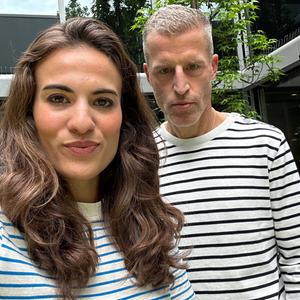 Mona Ameziane mit Benjamin von Stuckrad-Barre